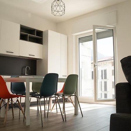 Piazza XX Settembre - Feel The Centre Apartment เลคโค ภายนอก รูปภาพ