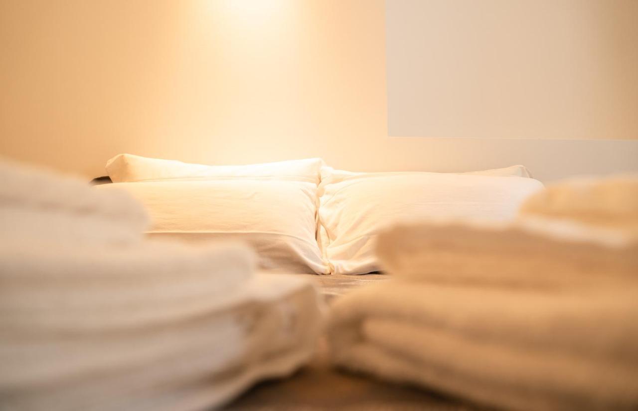 Piazza XX Settembre - Feel The Centre Apartment เลคโค ภายนอก รูปภาพ